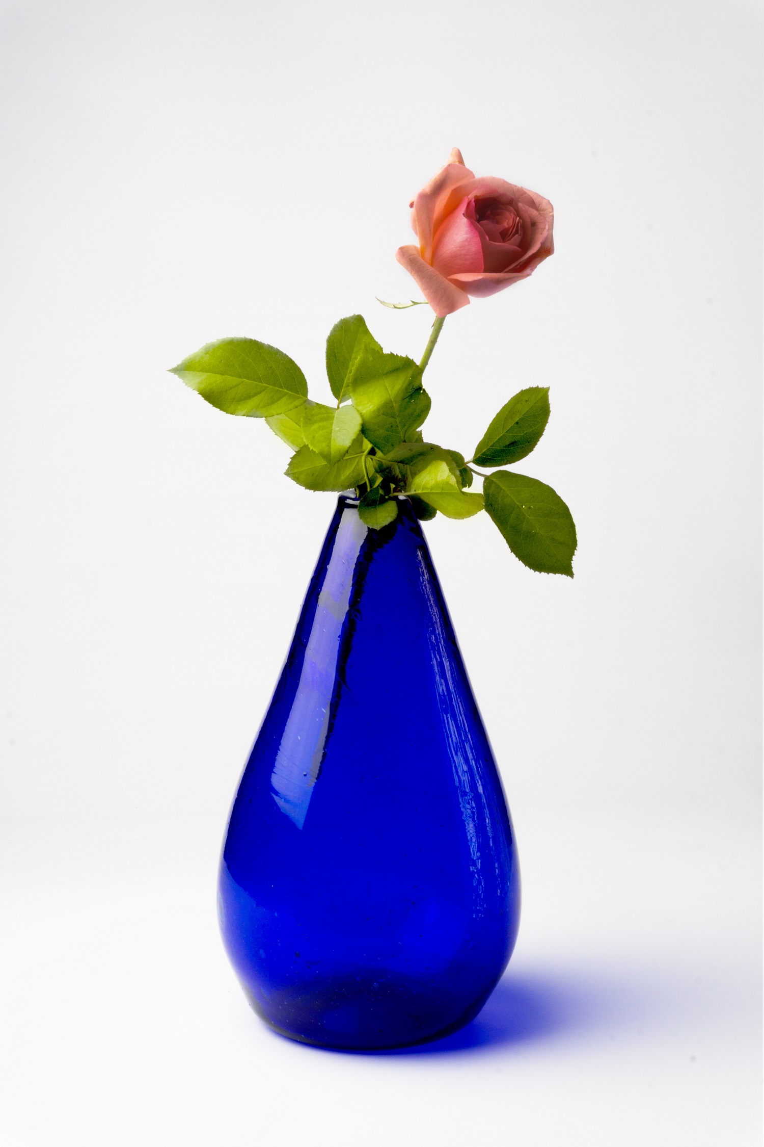 tear-drop-hand-blown-glass-vase-Royal-Blue-0253.jpg